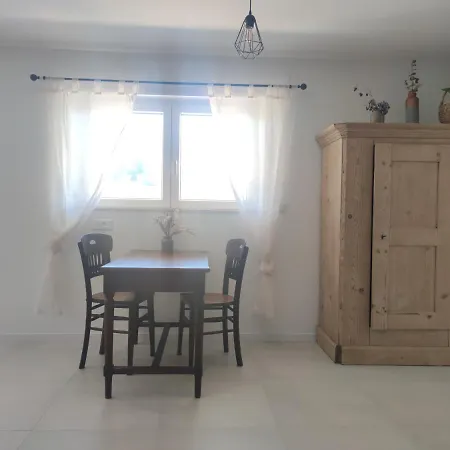 Au Vieux Cedre Лапутруа